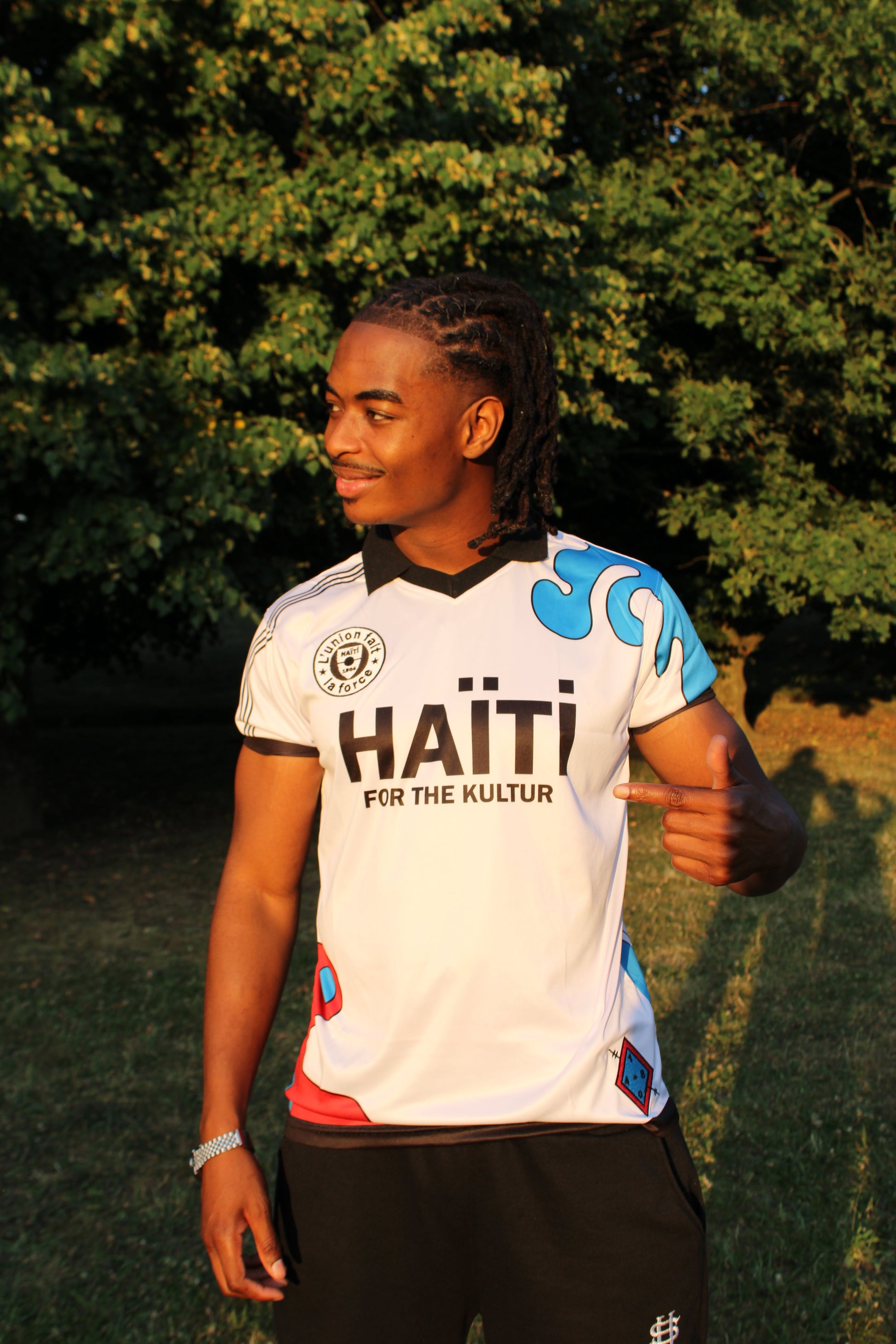 Haiti World Cup 2026 jersey detail - embroidered L union fait la force 1804